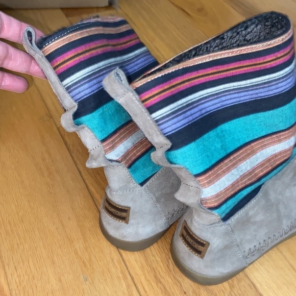 Toms grey suede boots with cloth upper, size 7.5 - Picture 6 of 6